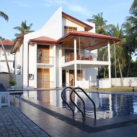 Bluewater Beach Resort Тринкомали Экстерьер фото