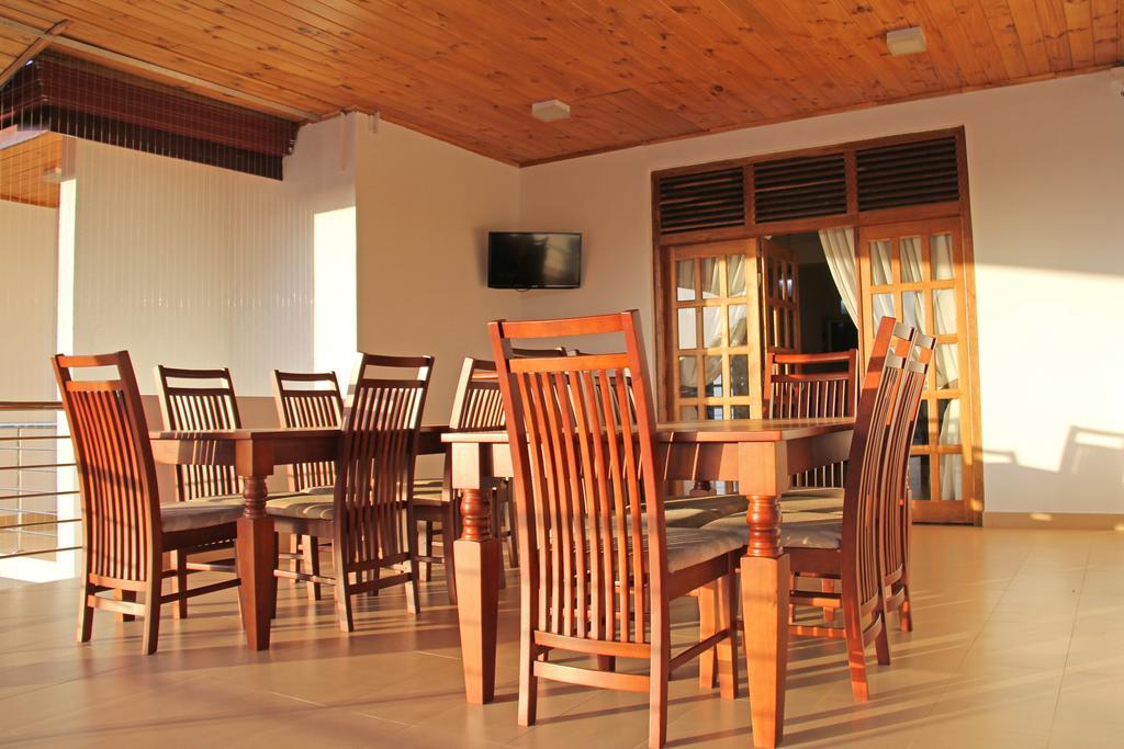 Bluewater Beach Resort Тринкомали Экстерьер фото