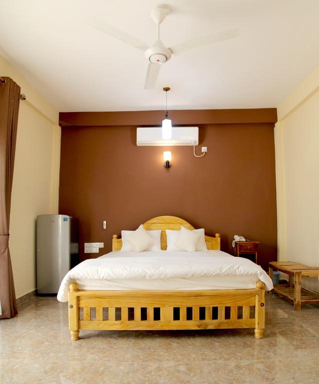 Bluewater Beach Resort Тринкомали Номер фото