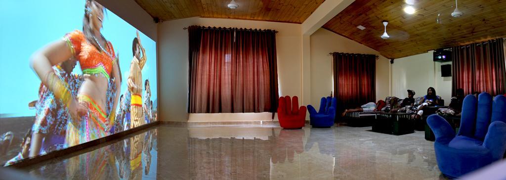 Bluewater Beach Resort Тринкомали Экстерьер фото