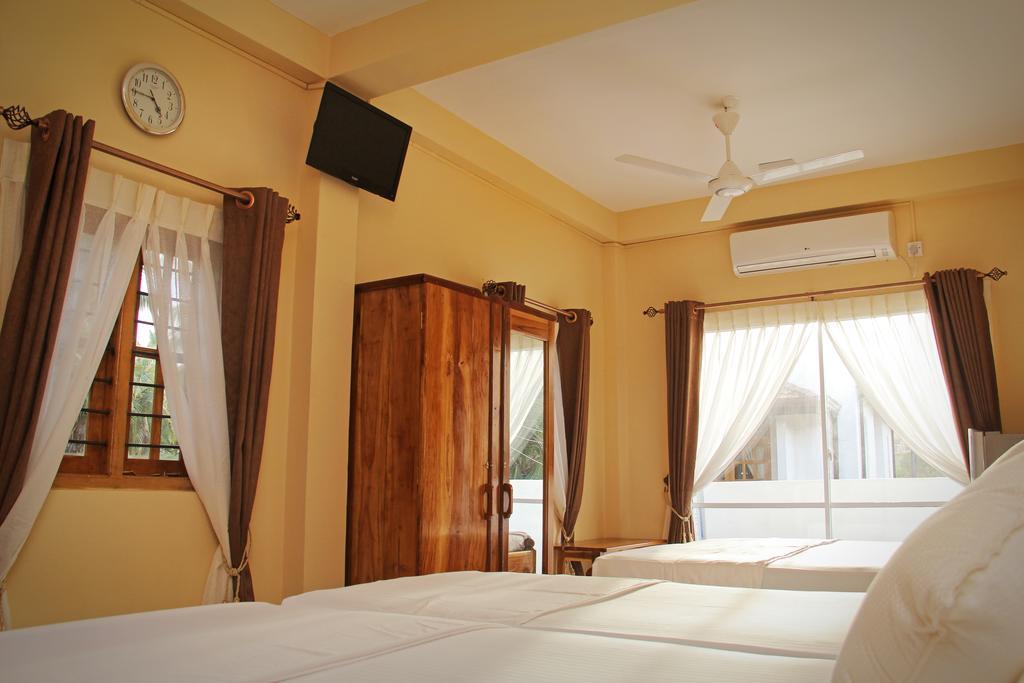 Bluewater Beach Resort Тринкомали Номер фото